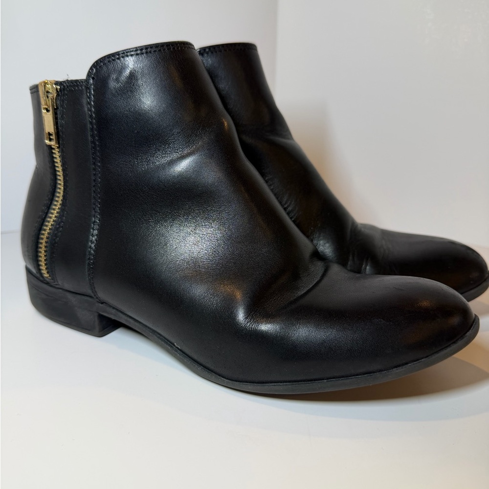 Kohl's Black Ankle Boots with Metallic Zipper